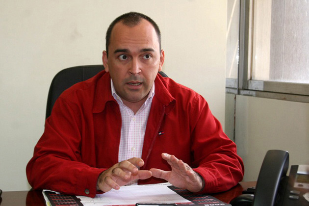 aumento del salario mínimo debe ser aplicado tanto en empresas públicas como privadas.