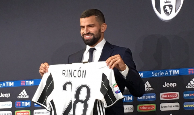 Tomas Rincón fichado por el equipo Juventus