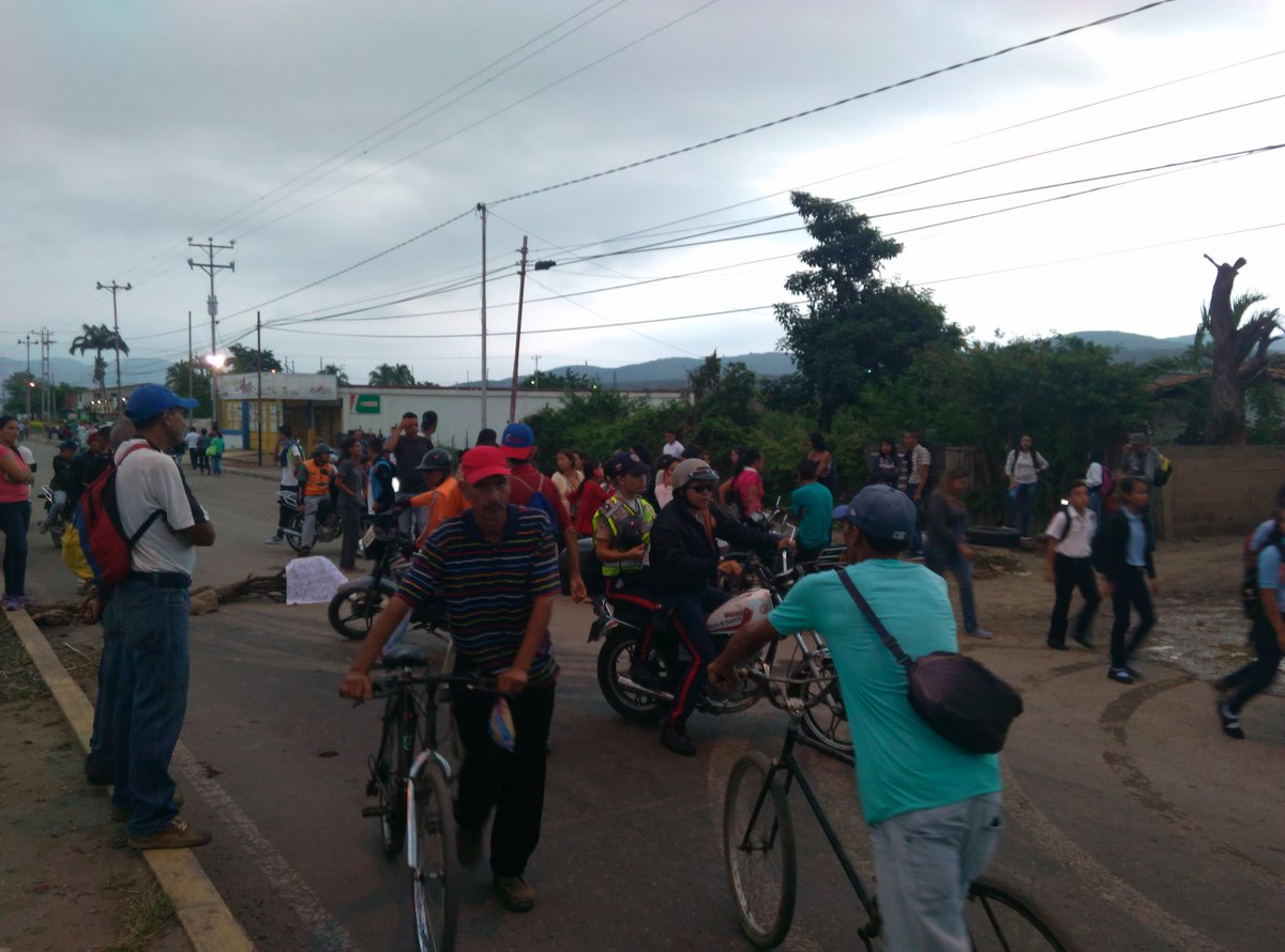 La oposición venezolana convoca a otra movilización hasta la Defensoría del Pueblo