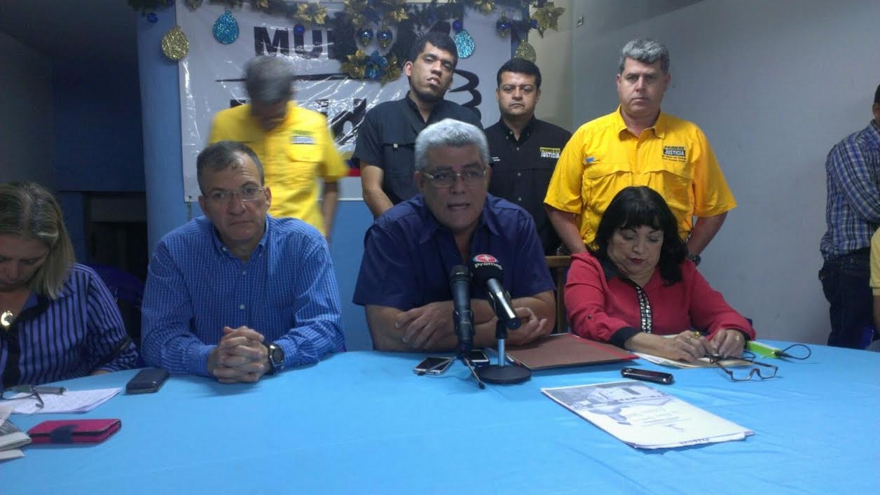 Fuerte represión en la Urb Sucre originó incendio en un edificio