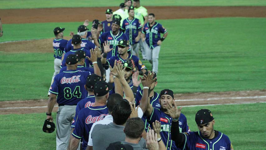 Cardenales de Lara cayó ante los Leones del Caracas