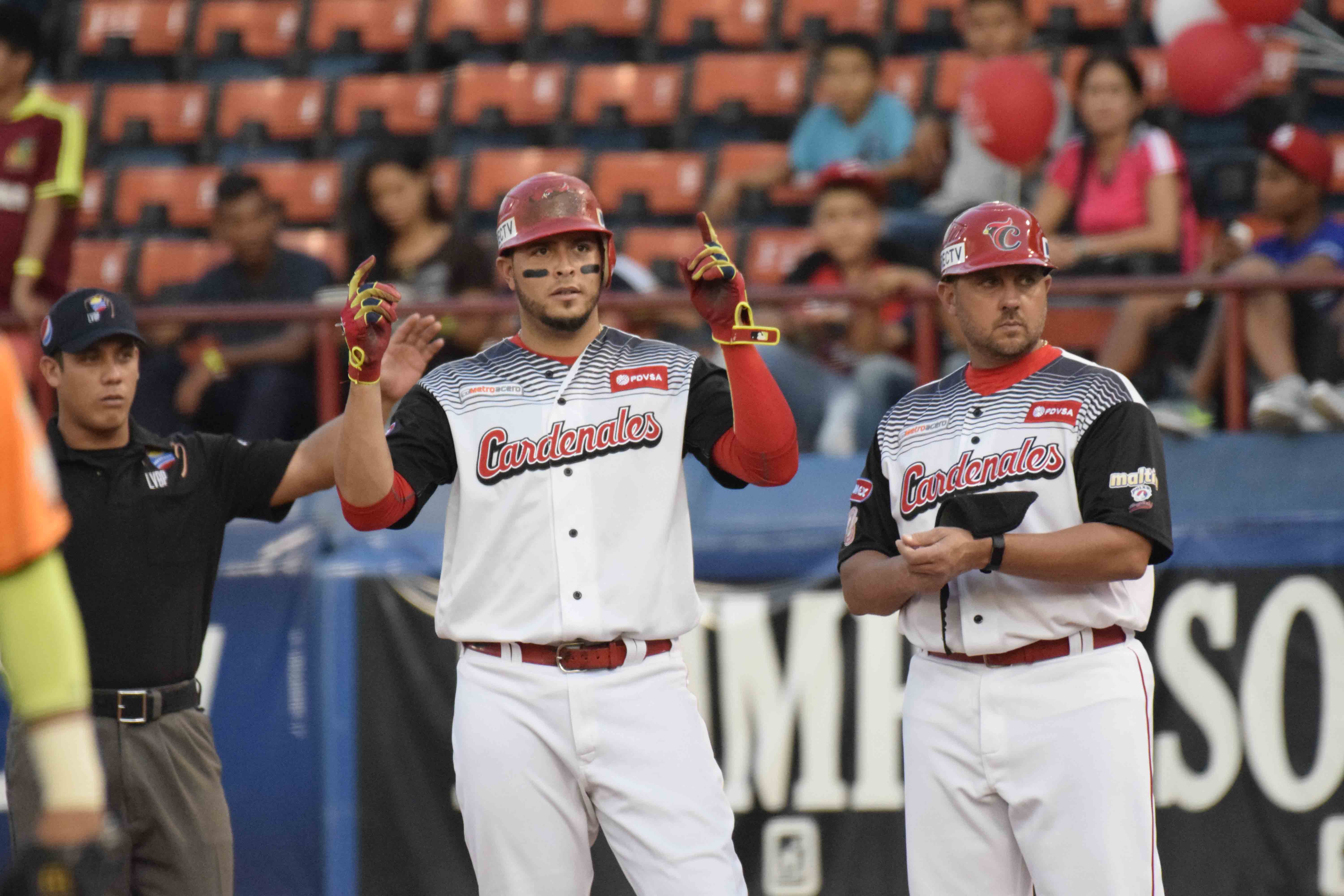 Cardenales intratable en su casa