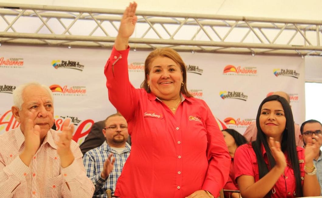 Alcaldesa Teresa Linarez reivindicó a trabajadores reenganchados y jubilados