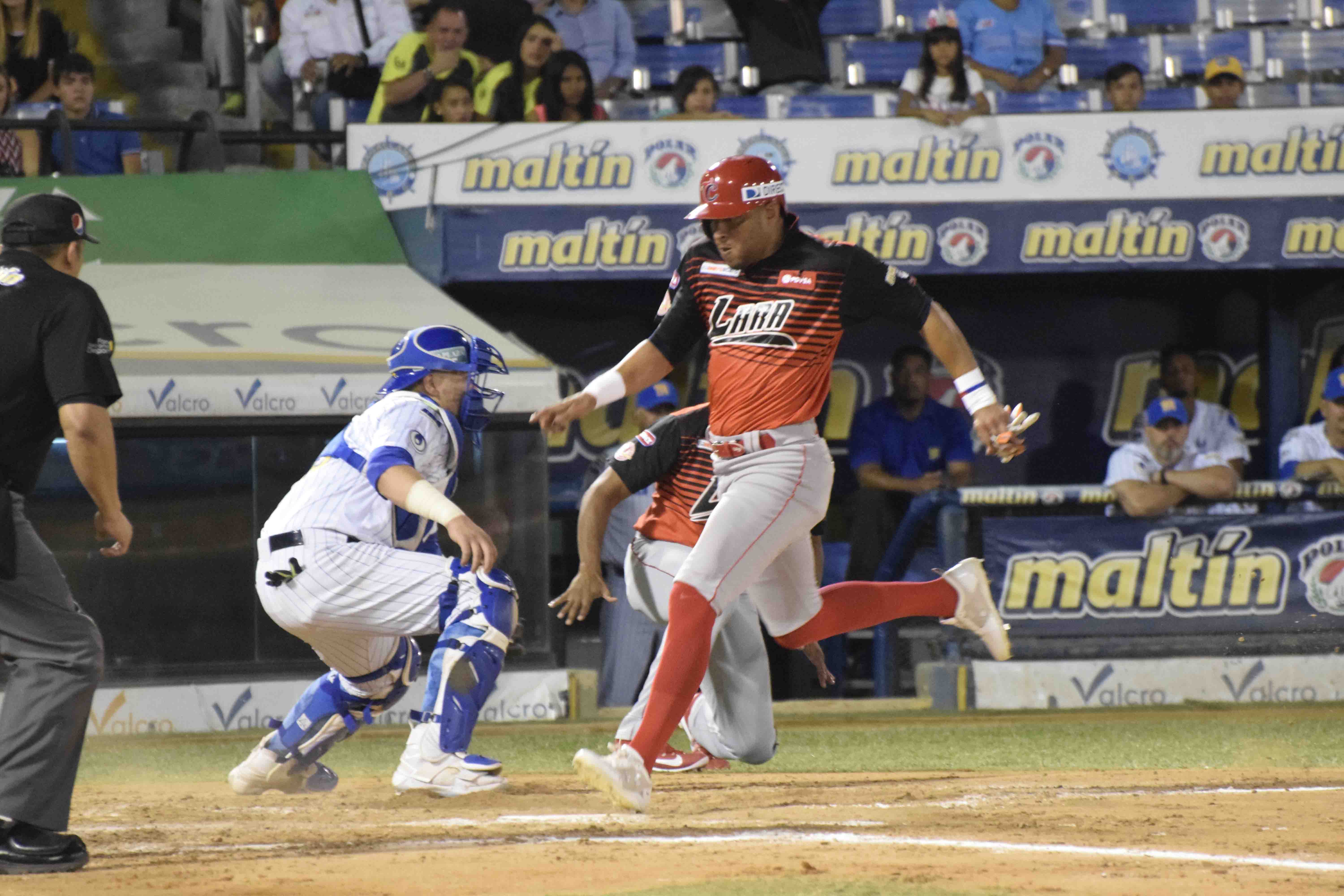 Cardenales de Lara barrió a Navegantes del Magallanes y se convirtió en el primer finalista