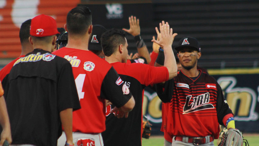 Cardenales bajó al campeón y se instaló en semifinales Cardenales bajó al campeón y se instaló en semifinales