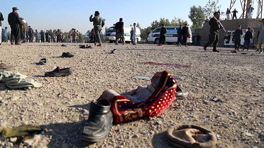 Gobierno de Afganistán eleva a 103 el número de muertos en atentado de Kabul
