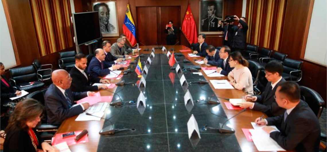 Venezuela y China buscan aumentar producción petrolera este 2018