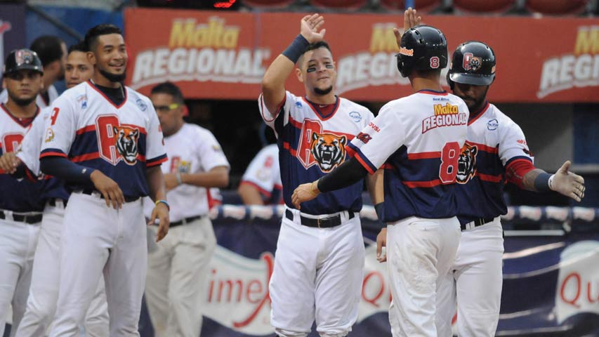 Leones rugió fuertemente en casa para clasificar a la semifinal