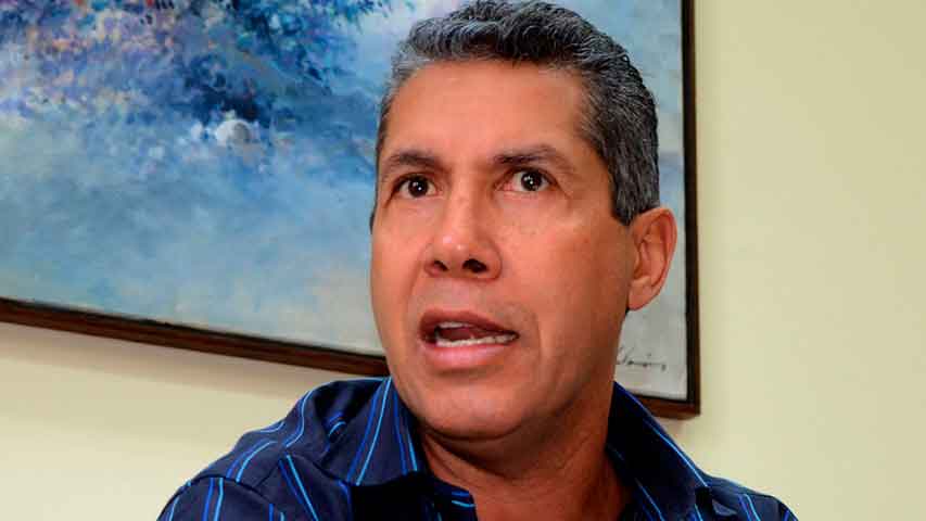 Falcón advierte que el gobierno “dinamita” la salida electoral
