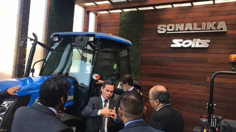 Venezuela invertirá en la producción de tractores con la India