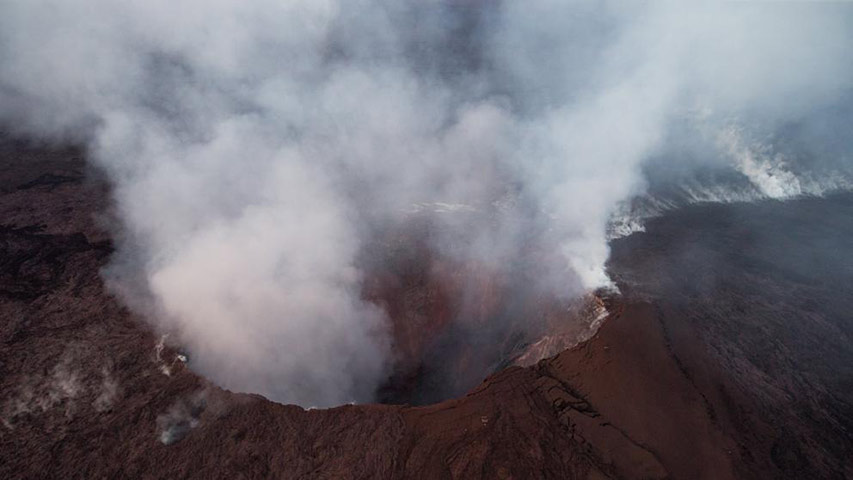 Un nuevo terremoto de 6,9 sacude la zona del volcán en erupción en Hawái