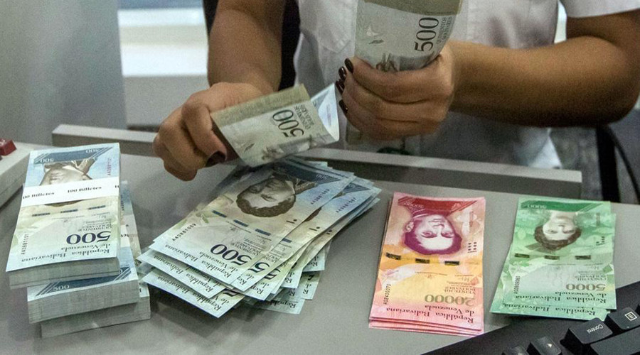 Aumento salarial mantiene en descontento a los venezolanos