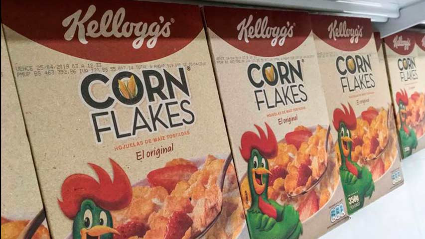 Vista de cajas de cereales de maíz de la empresa Kelloggs.