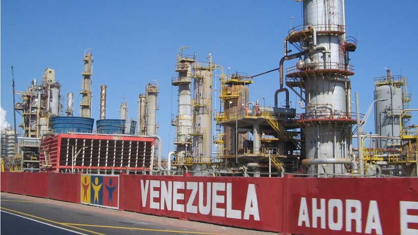 El crudo venezolano baja ligeramente y cierra la semana en 64,75 dólares