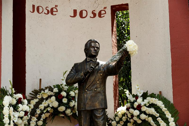 José-José-EFE-2