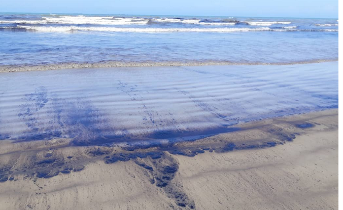 derrame petrolero en playas