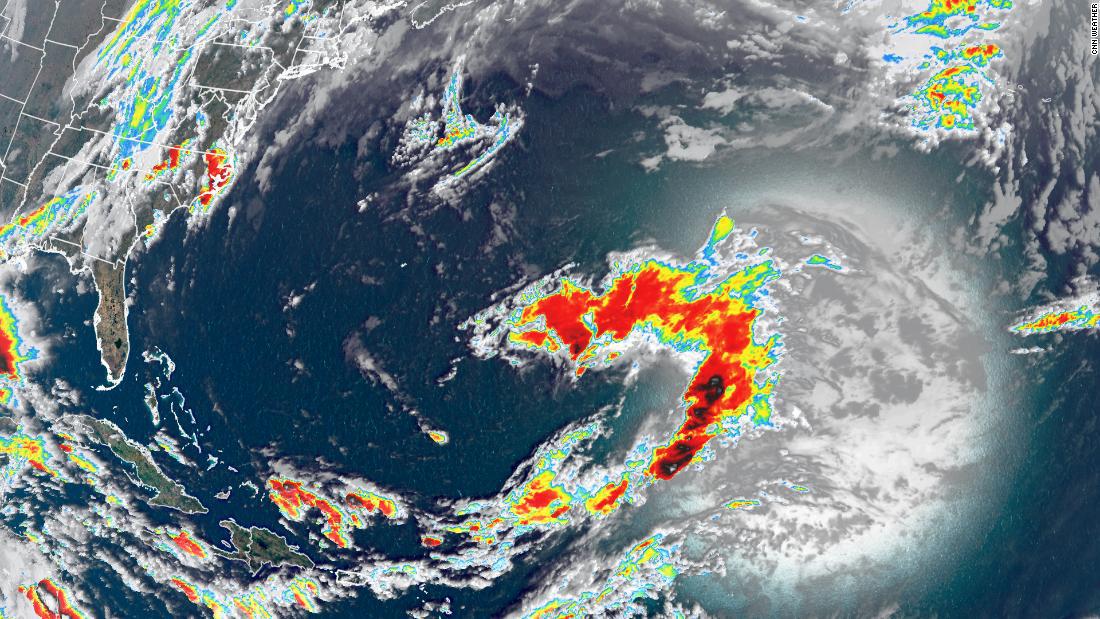 Lluvias y descargas eléctricas por Onda Tropical 47 en varias Estados del país